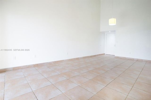 9441 Fontainebleau Blvd 212, Miami, FL 33172