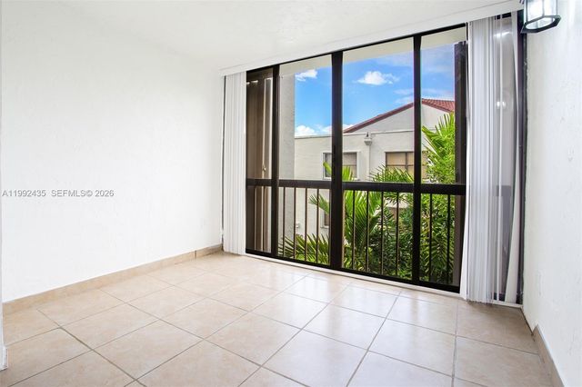 9441 Fontainebleau Blvd 212, Miami, FL 33172