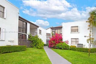 9441 Fontainebleau Blvd 212, Miami, FL 33172