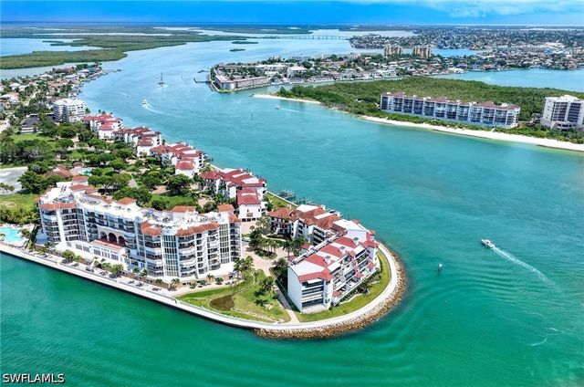 632 La Peninsula BLVD 632, Naples, FL 34113