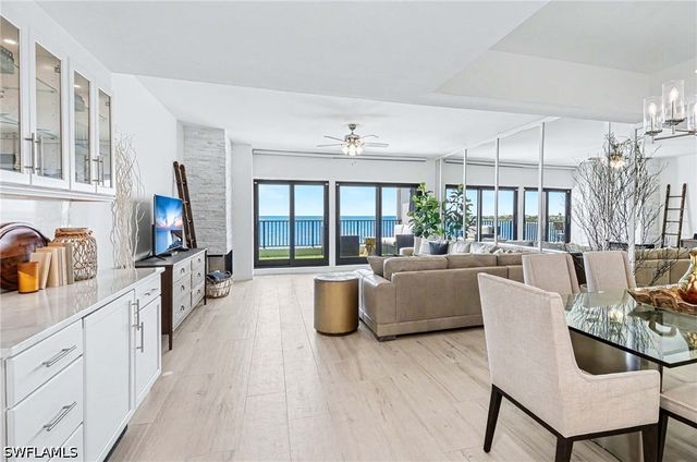 632 La Peninsula BLVD 632, Naples, FL 34113
