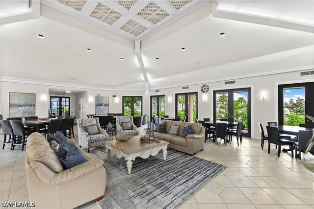 632 La Peninsula BLVD 632, Naples, FL 34113