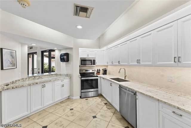 632 La Peninsula BLVD 632, Naples, FL 34113