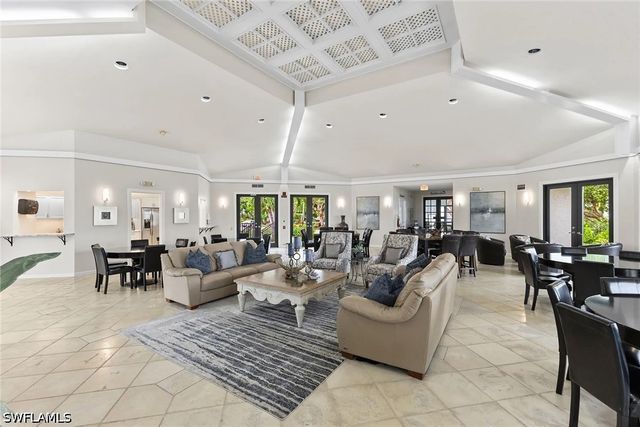 632 La Peninsula BLVD 632, Naples, FL 34113