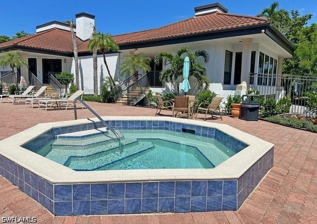 632 La Peninsula BLVD 632, Naples, FL 34113