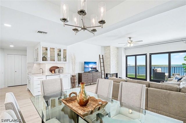 632 La Peninsula BLVD 632, Naples, FL 34113