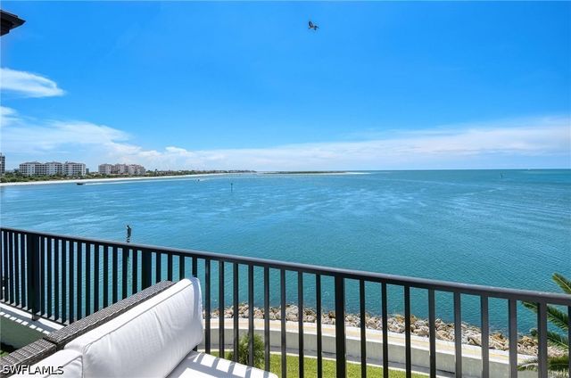 632 La Peninsula BLVD 632, Naples, FL 34113