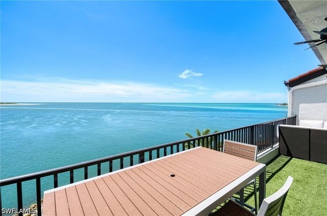 632 La Peninsula BLVD 632, Naples, FL 34113