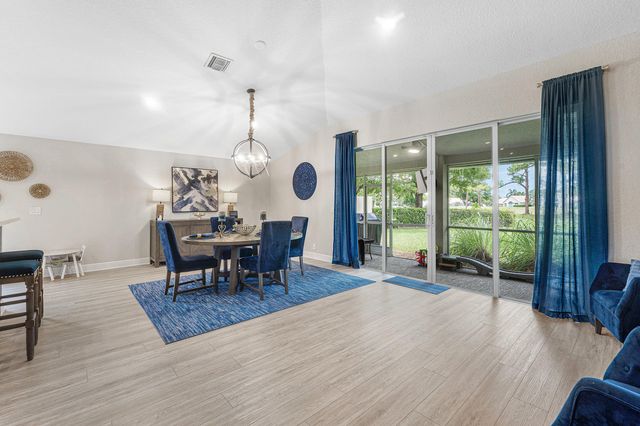 5641 FOUNTAINS Drive S 5641, Lake Worth, FL 33467