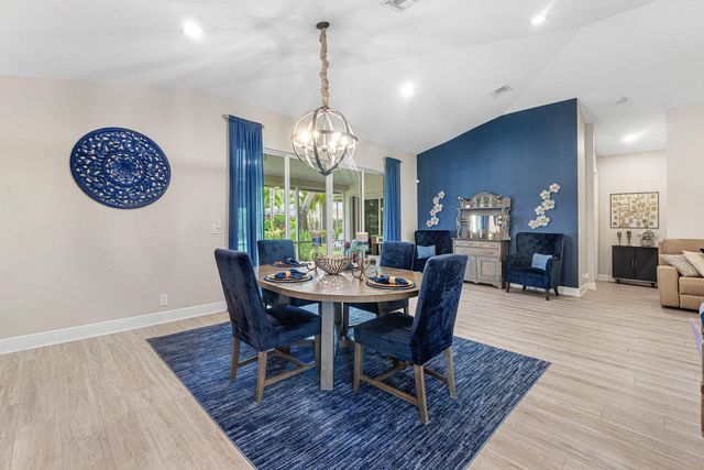 5641 FOUNTAINS Drive S 5641, Lake Worth, FL 33467