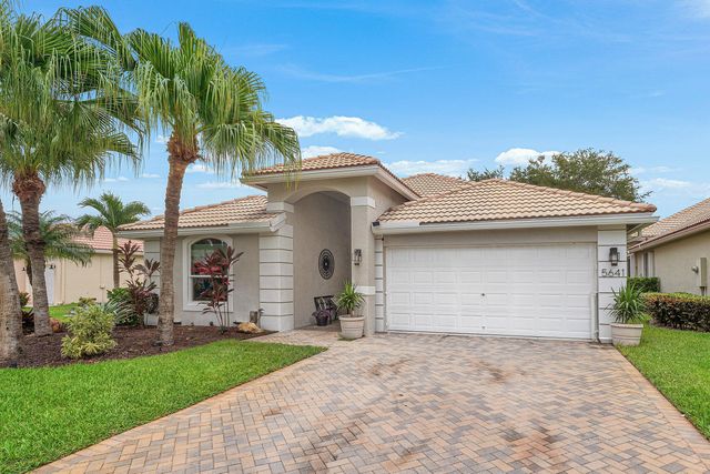 5641 FOUNTAINS Drive S 5641, Lake Worth, FL 33467