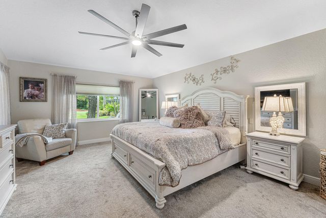 5641 FOUNTAINS Drive S 5641, Lake Worth, FL 33467