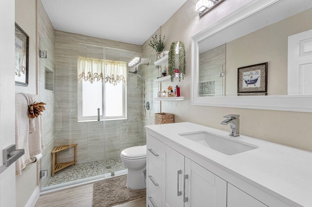 5641 FOUNTAINS Drive S 5641, Lake Worth, FL 33467