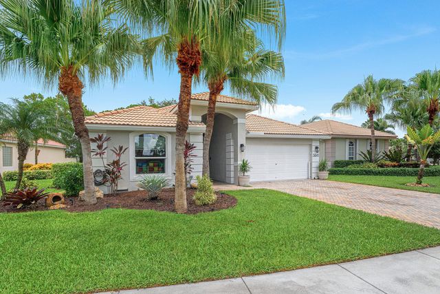 5641 FOUNTAINS Drive S 5641, Lake Worth, FL 33467