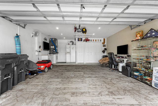 5641 FOUNTAINS Drive S 5641, Lake Worth, FL 33467