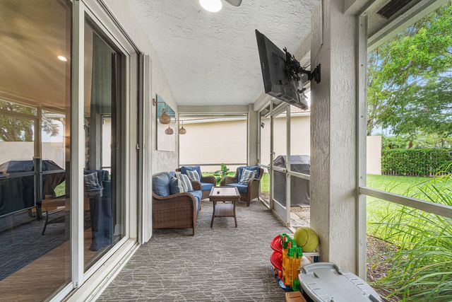 5641 FOUNTAINS Drive S 5641, Lake Worth, FL 33467