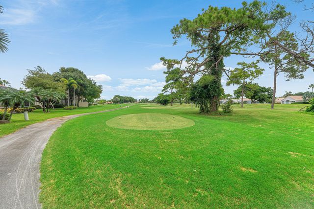 5641 FOUNTAINS Drive S 5641, Lake Worth, FL 33467