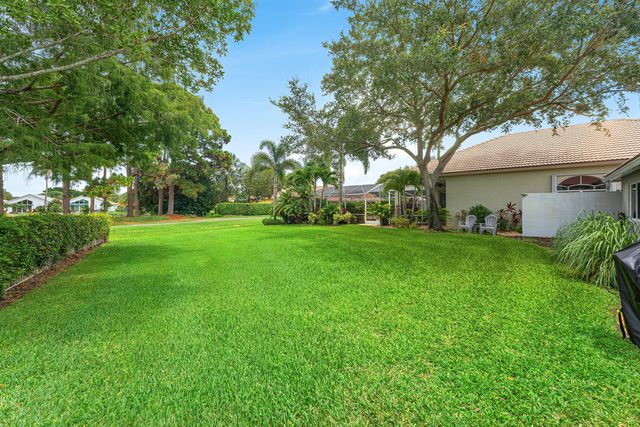 5641 FOUNTAINS Drive S 5641, Lake Worth, FL 33467