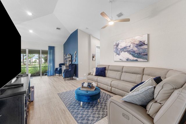 5641 FOUNTAINS Drive S 5641, Lake Worth, FL 33467