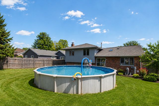 2212 SUSANNA Way, Crest Hill, IL 60403