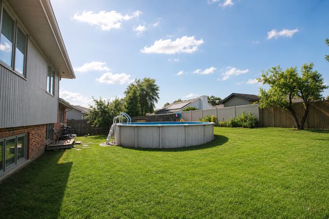 2212 SUSANNA Way, Crest Hill, IL 60403