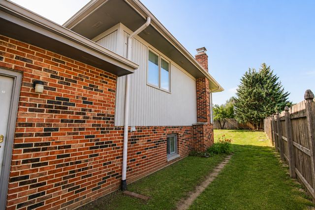 2212 SUSANNA Way, Crest Hill, IL 60403