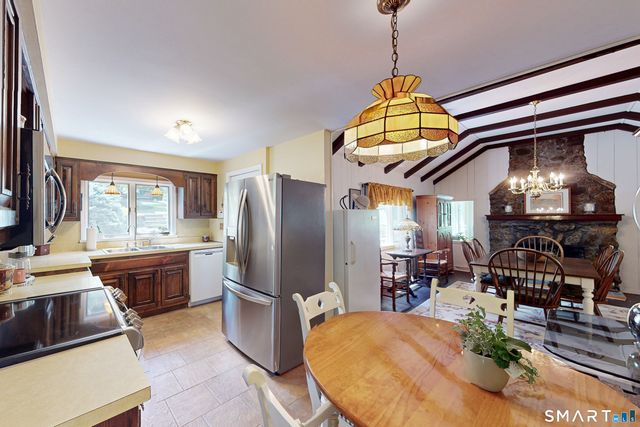 10 Baxter Street, Danbury, CT 06811