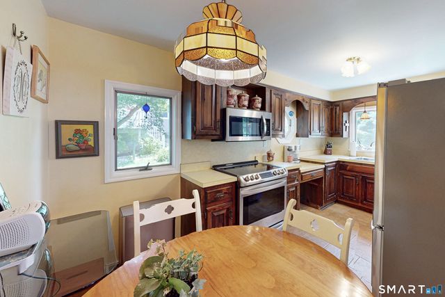 10 Baxter Street, Danbury, CT 06811