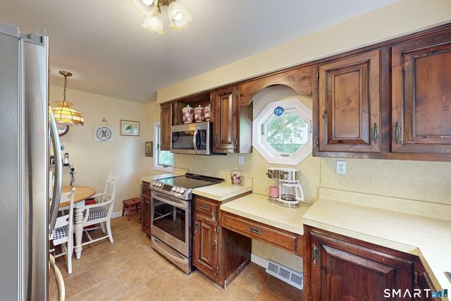 10 Baxter Street, Danbury, CT 06811