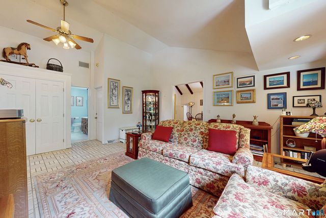 10 Baxter Street, Danbury, CT 06811