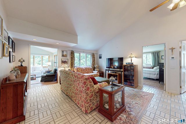 10 Baxter Street, Danbury, CT 06811