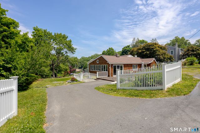 10 Baxter Street, Danbury, CT 06811