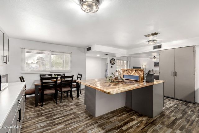 4915 W MORTEN Avenue, Glendale, AZ 85301