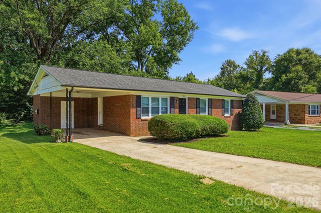 5008 Sea Oates Lane, Bessemer City, NC 28016