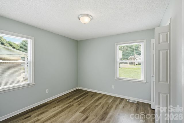 5008 Sea Oates Lane, Bessemer City, NC 28016