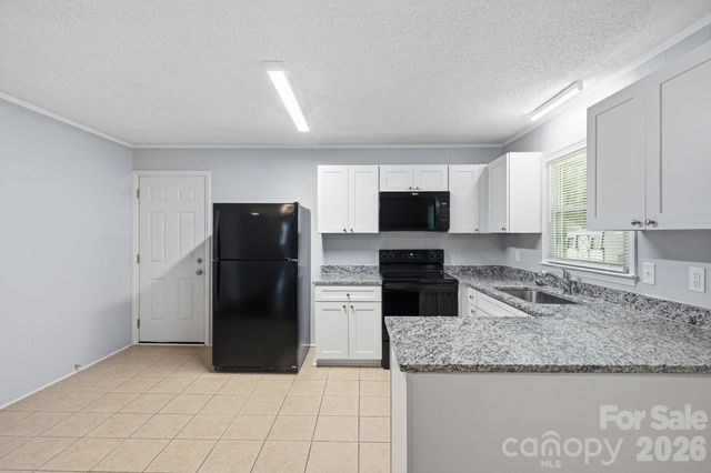 5008 Sea Oates Lane, Bessemer City, NC 28016