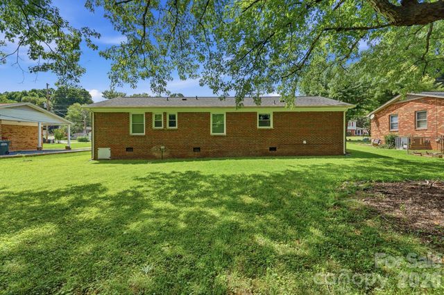 5008 Sea Oates Lane, Bessemer City, NC 28016