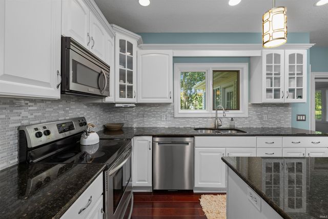 13207 Hammerhill Way, Fort Wayne, IN 46845