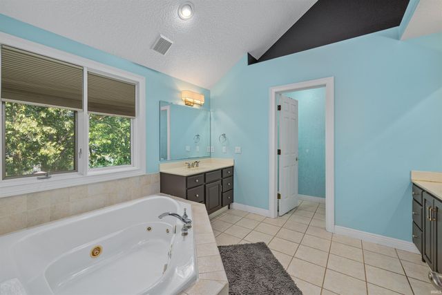13207 Hammerhill Way, Fort Wayne, IN 46845