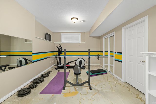 13207 Hammerhill Way, Fort Wayne, IN 46845