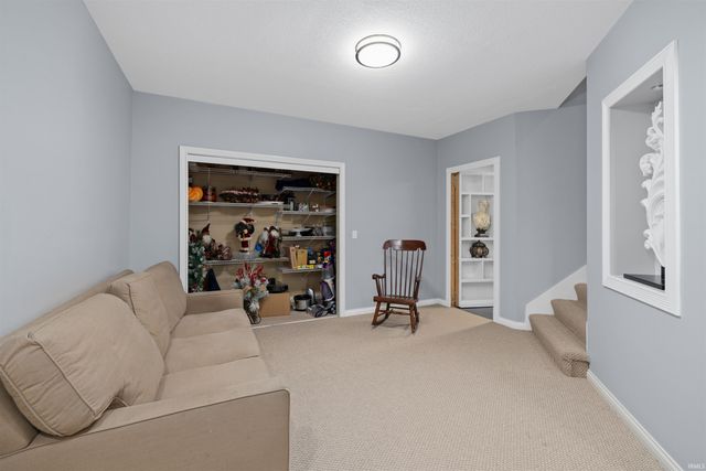 13207 Hammerhill Way, Fort Wayne, IN 46845