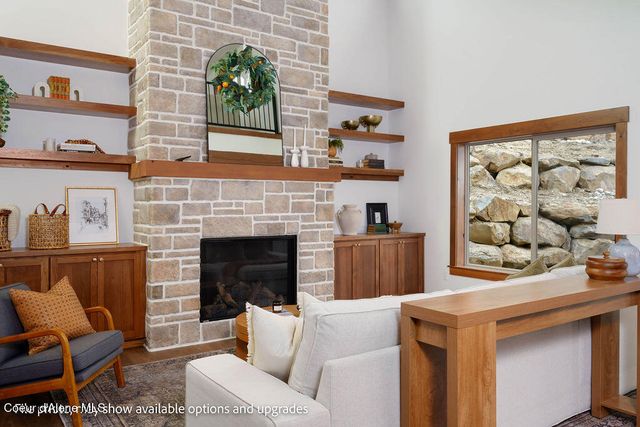 11958 N ROCKING R RD, Hayden, ID 83835