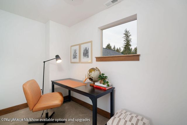 11958 N ROCKING R RD, Hayden, ID 83835