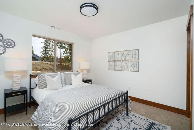 11958 N ROCKING R RD, Hayden, ID 83835