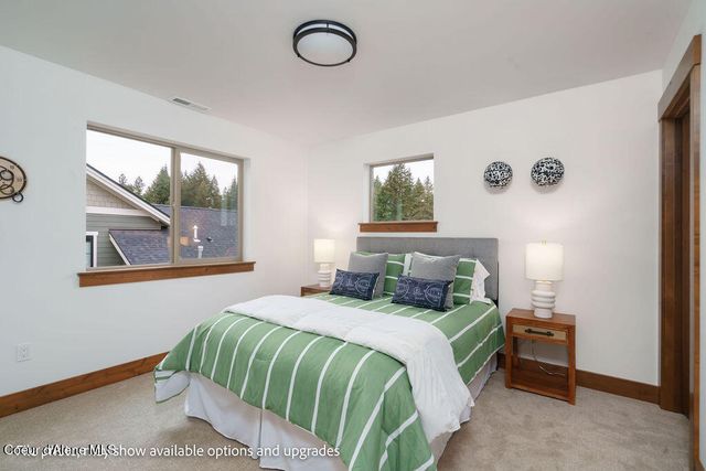 11958 N ROCKING R RD, Hayden, ID 83835