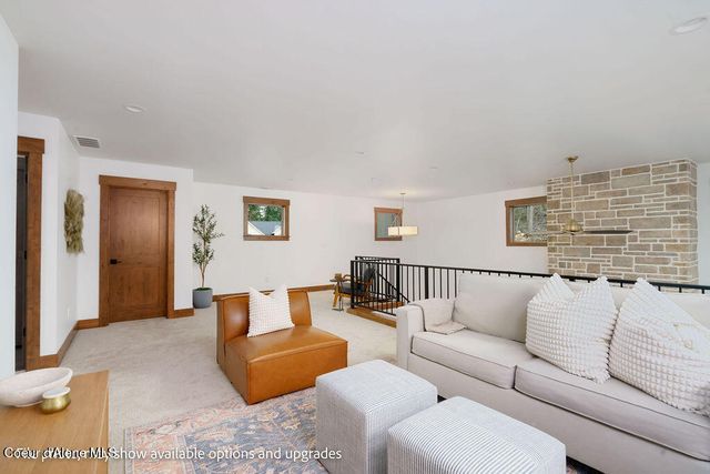 11958 N ROCKING R RD, Hayden, ID 83835