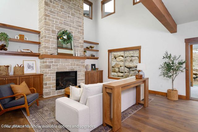 11958 N ROCKING R RD, Hayden, ID 83835