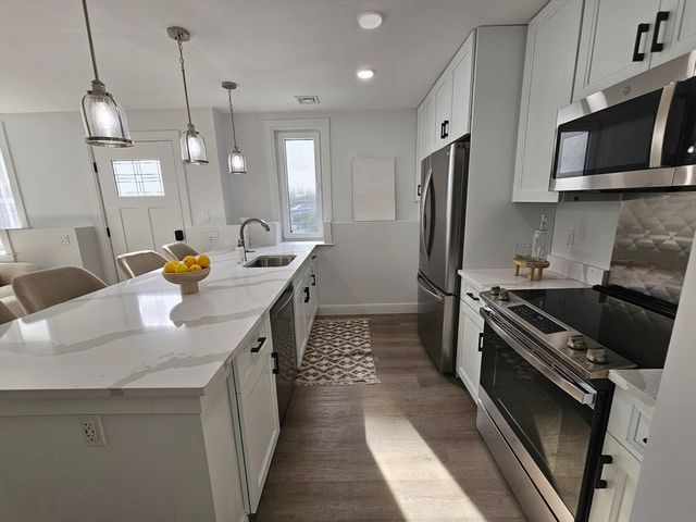 64 Alpine St 104, Boston, MA 02119