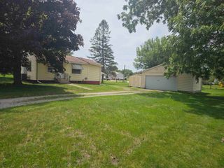 1240 Calhoun Street, Waterloo, IA 50707