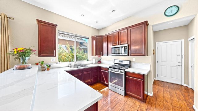 10169 Brenna Way, Elk Grove, CA 95757